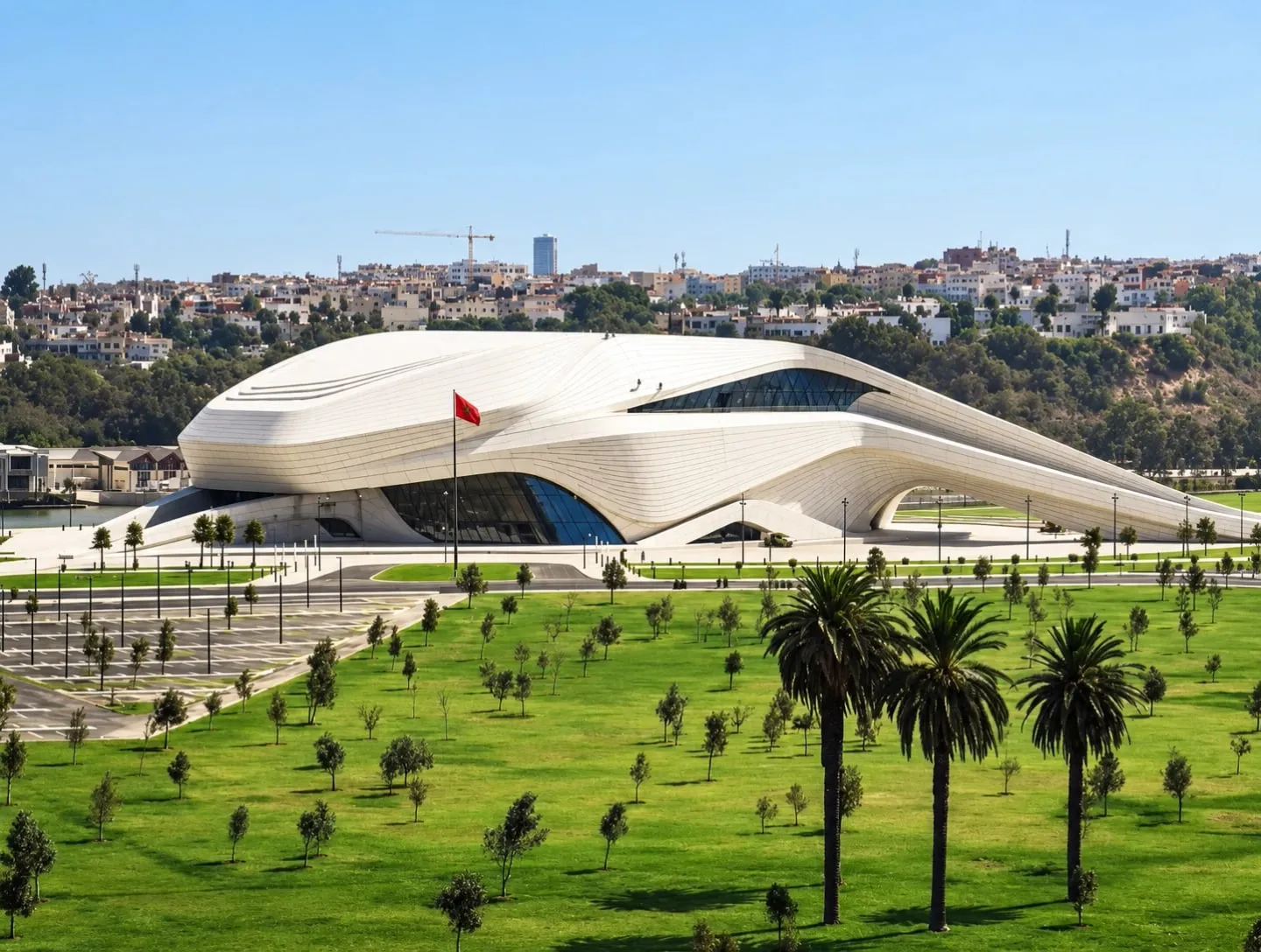 Bâtiment culturel contemporain à Rabat, vue extérieure de jour