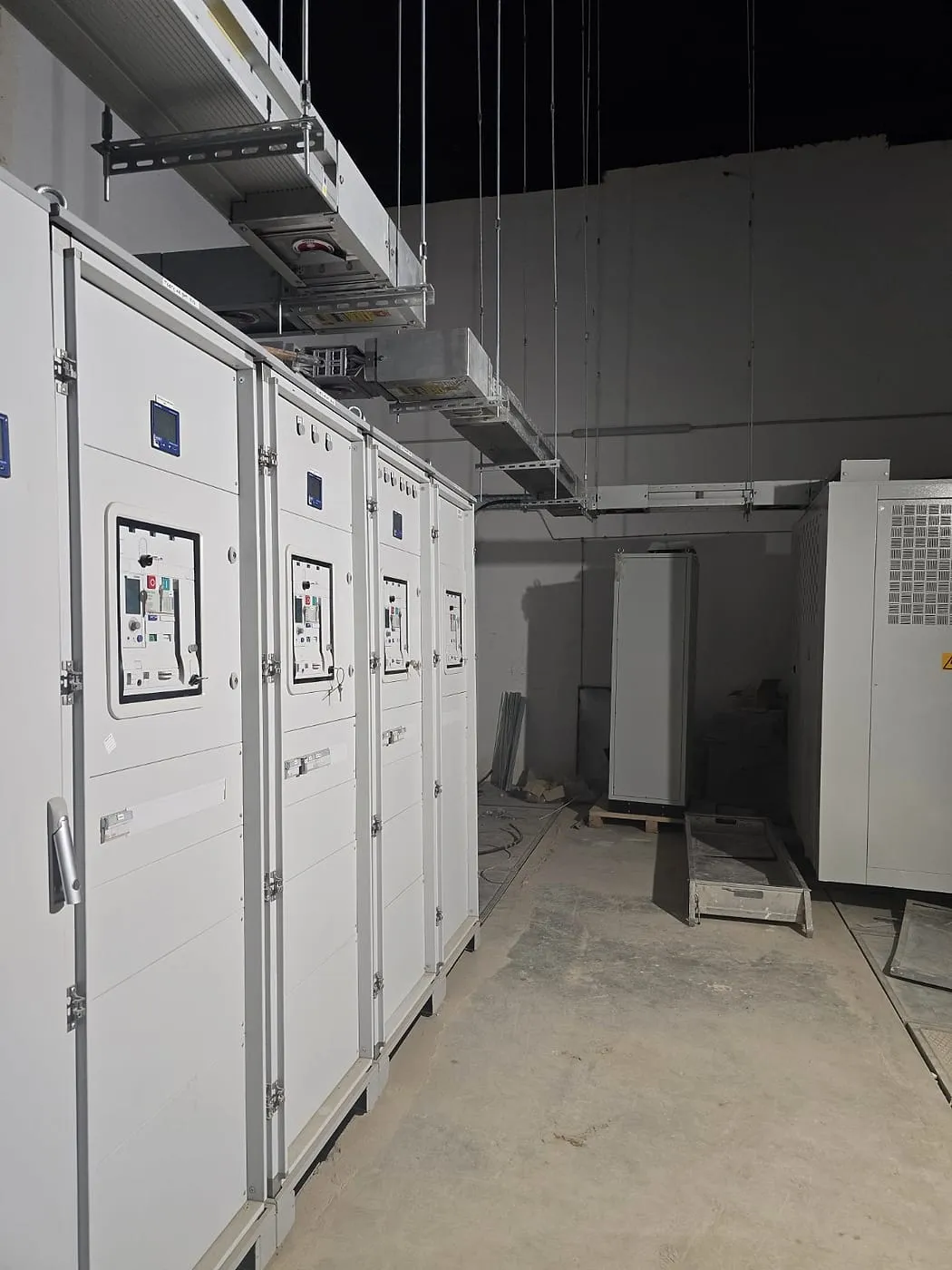 Armoires électriques installées — Hôpital Universitaire International de Rabat