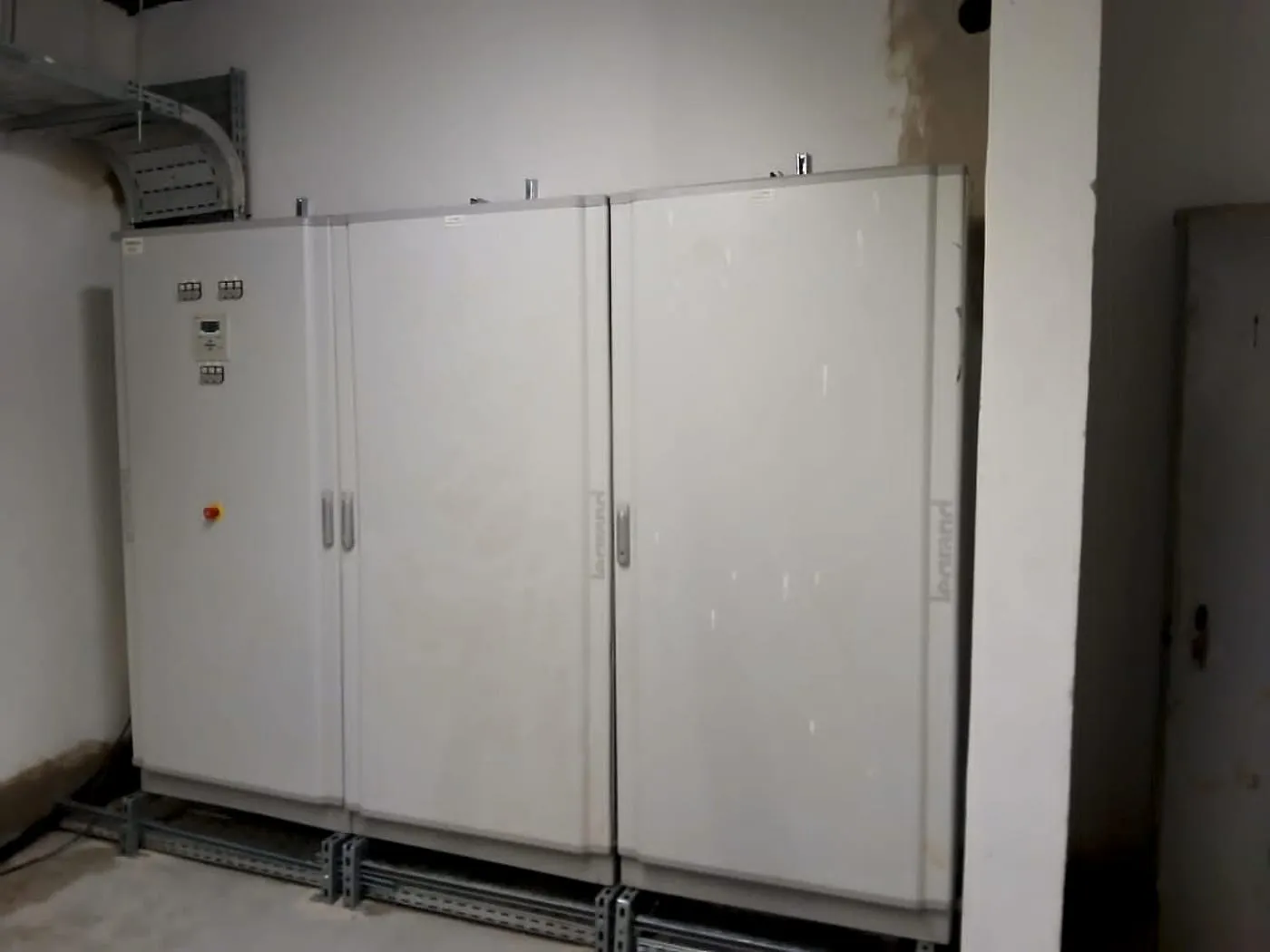 Armoires électriques — Hôpital Ibn Sina, Rabat